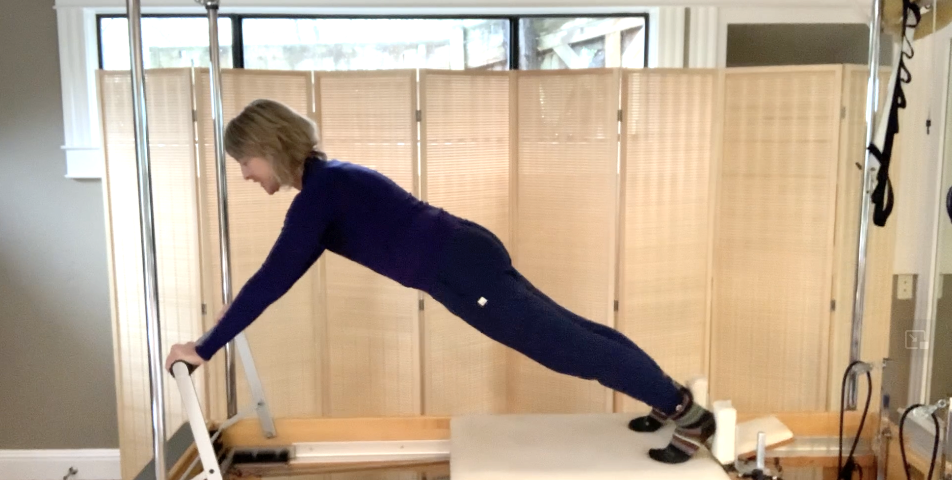 Reformer Long Stretch Series (8 min)