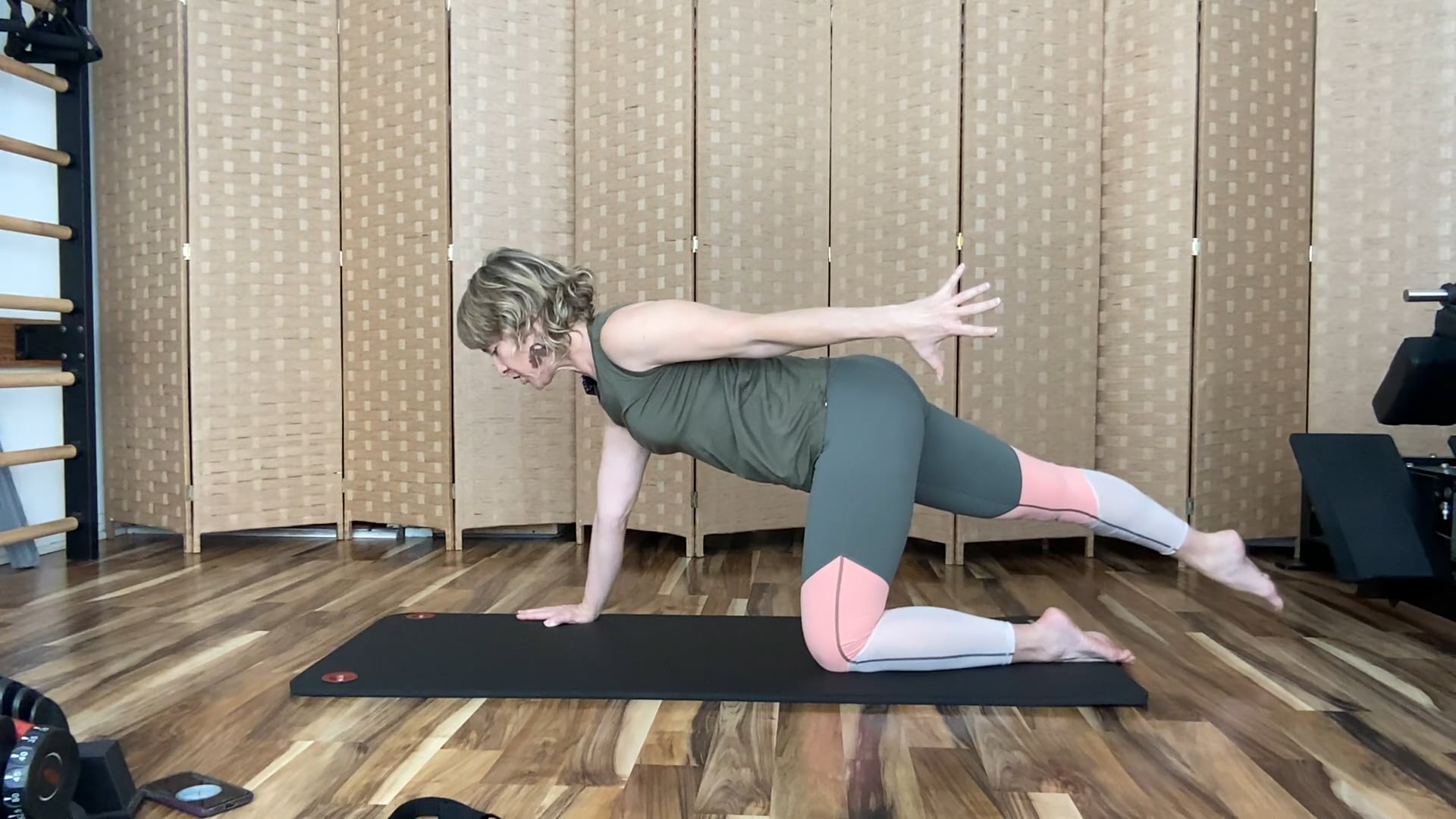 Tighter Core, Looser Hips (15 min)